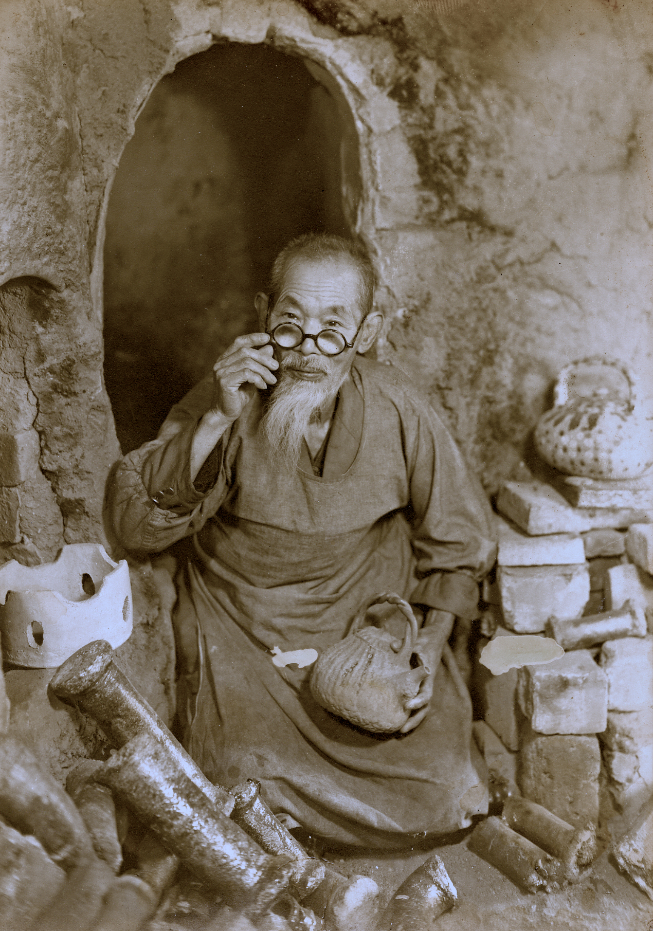 Jinichi Nakahara, potter of Nagasaki